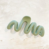 Lune Wavy Matte Claw Clip