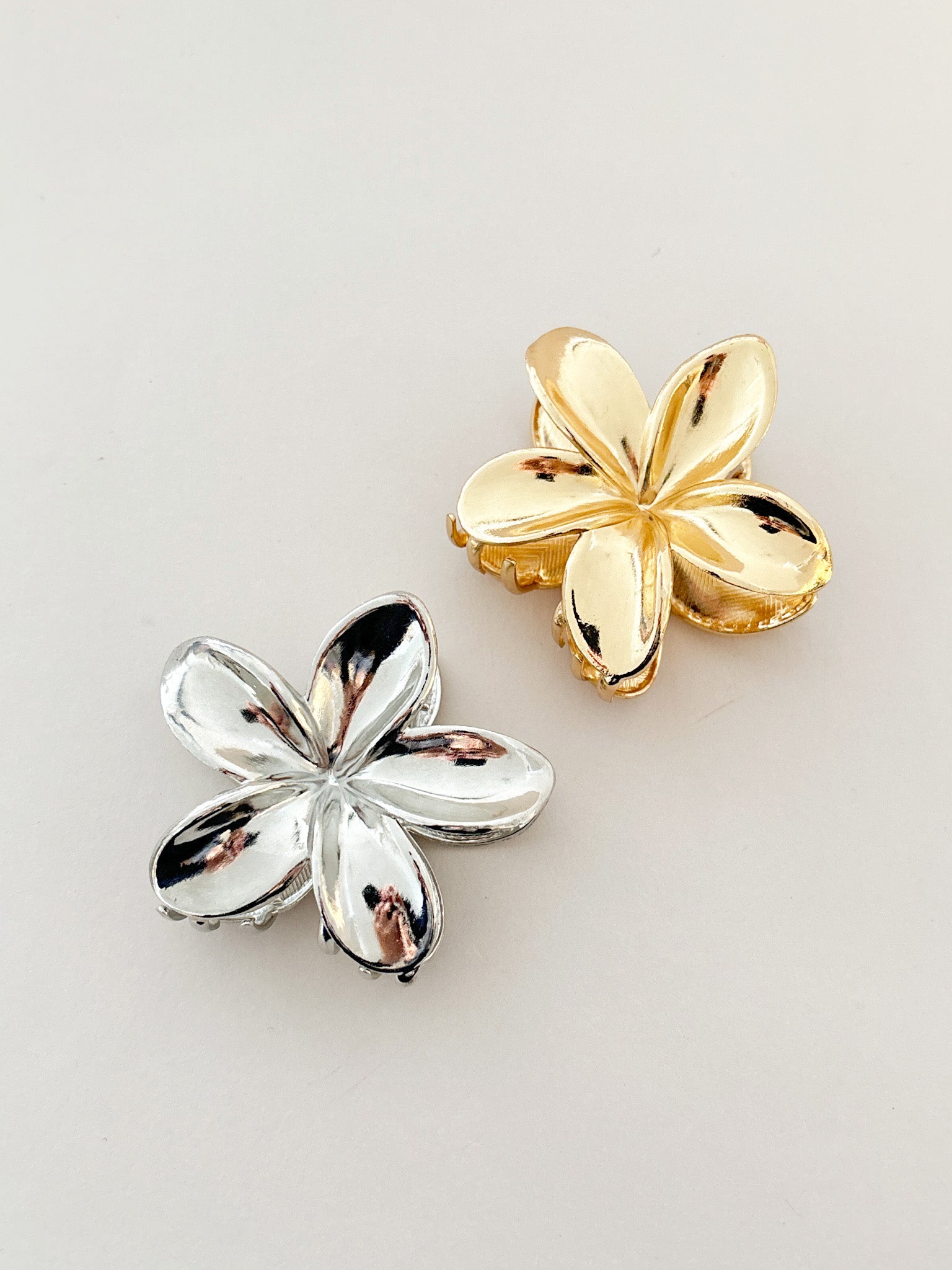 [Restocked] Hibiscus Metal Flower Claw Clips (2col)
