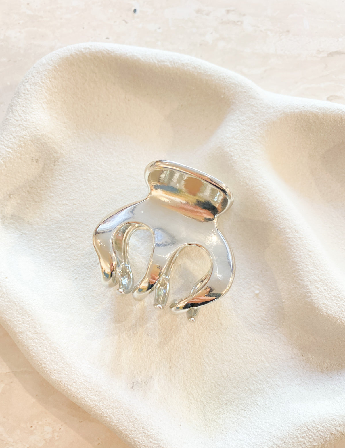 Petit Metal Claw Clips in Silver