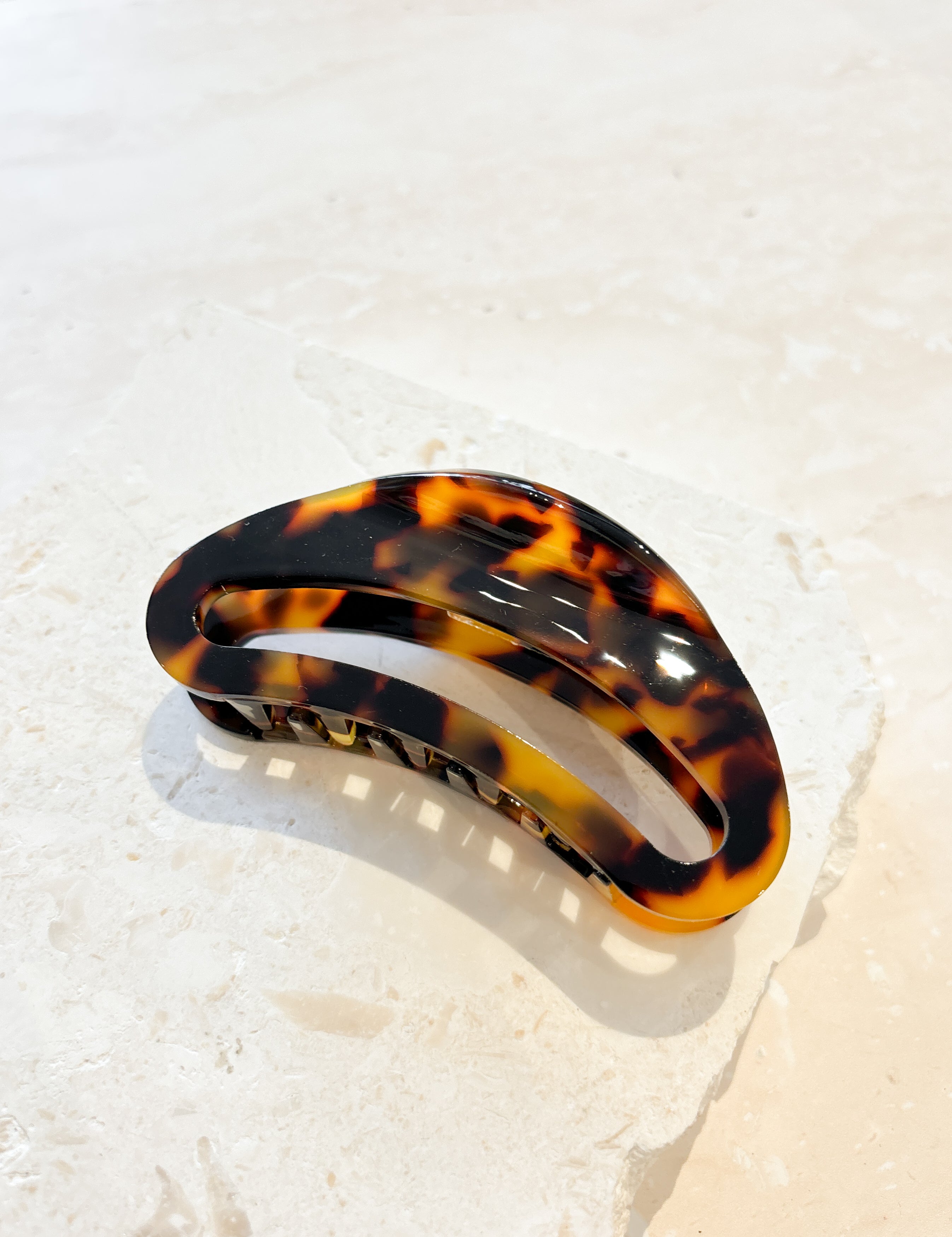 Oval Tort Hair Claw Clip in Light Tort