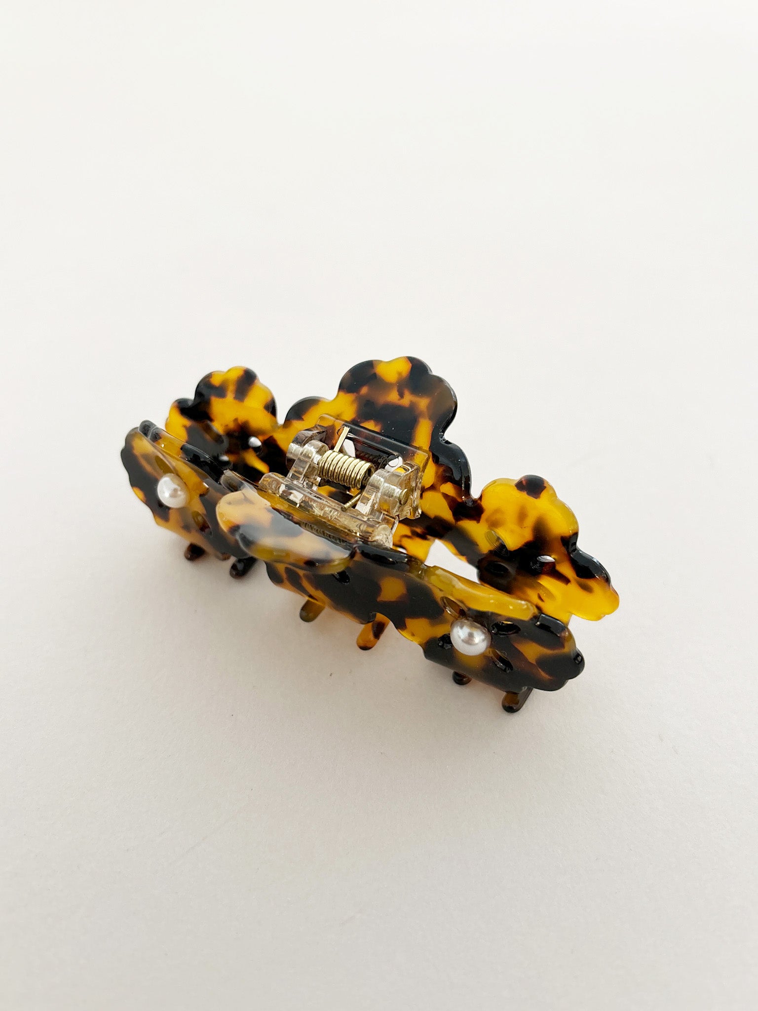Hannah Flower Hair Claw Clip in Tort