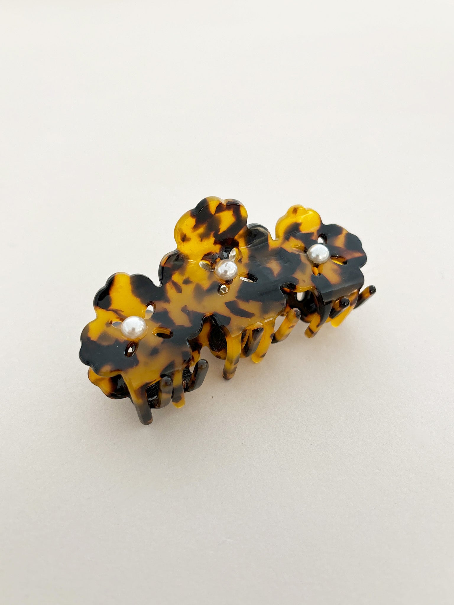 Hannah Flower Hair Claw Clip in Tort