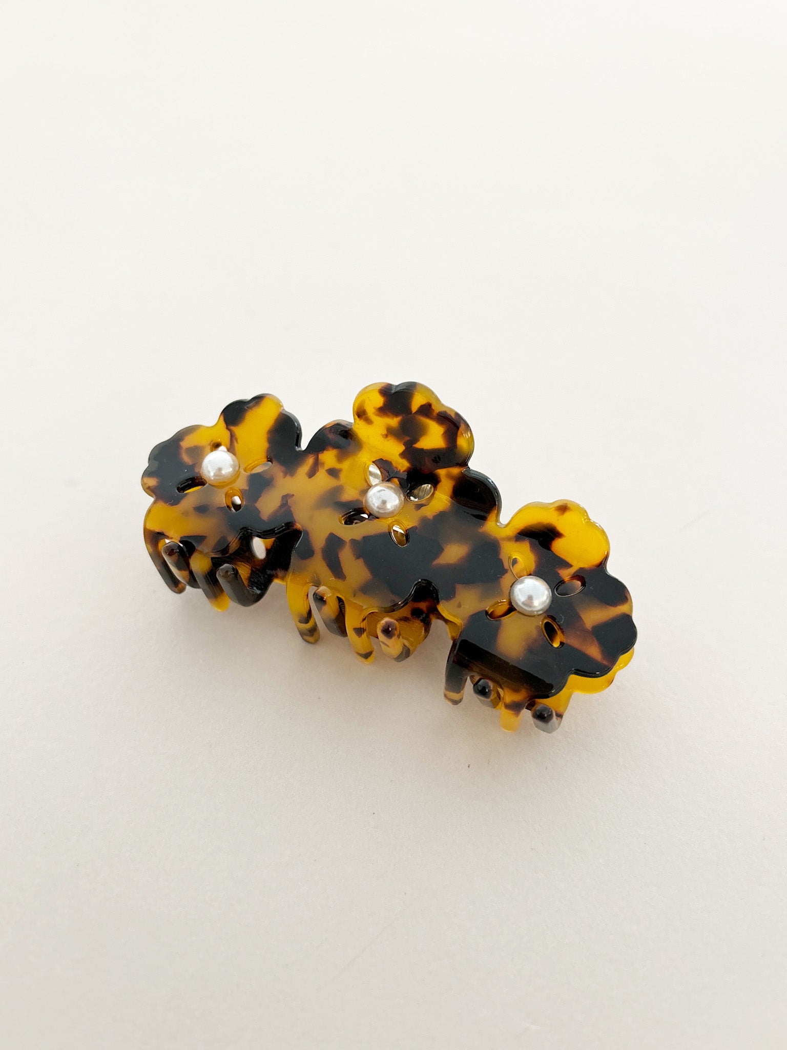 Hannah Flower Hair Claw Clip in Tort