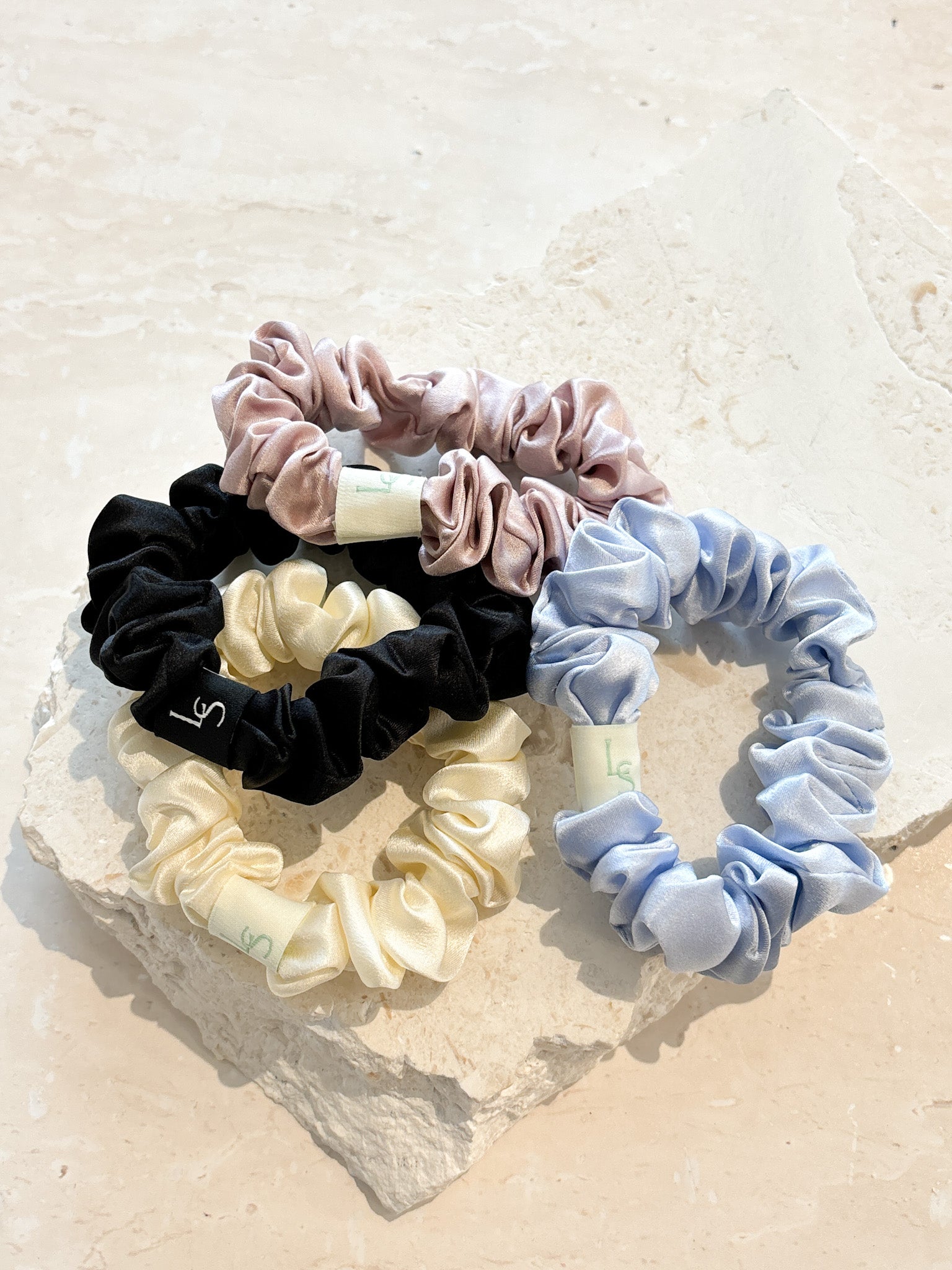 L&S Mini Silk Scrunchie 2pack in Black&Cream