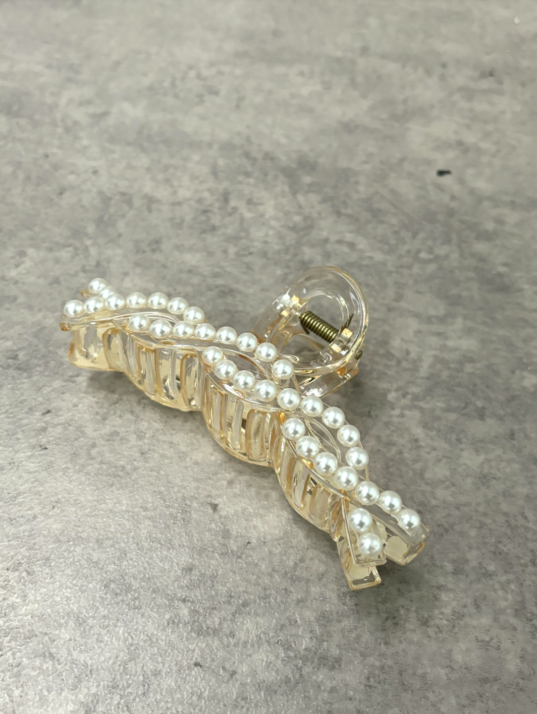 Twist Pearl Hair Claw Clip