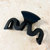 Cora Wavy Matte Claw Clip