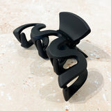 Cora Wavy Matte Claw Clip