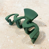 Cora Wavy Matte Claw Clip